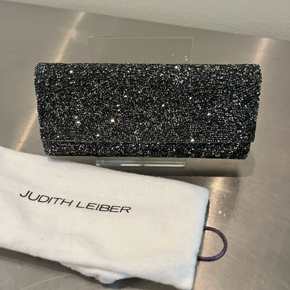 Judith Leiber Handbags - Judith Leiber Crystal Clutch